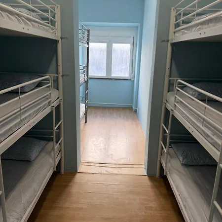 Hostel Ouriquestay
