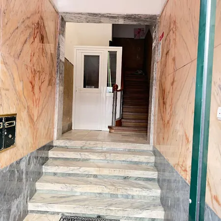 Hostel Ouriquestay